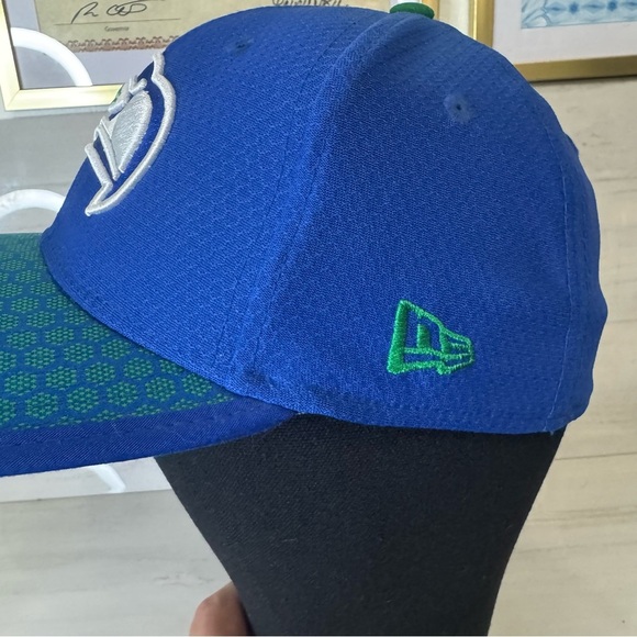 New Era Blue and Gray 39THIRTY Cap - Picture 4 of 8